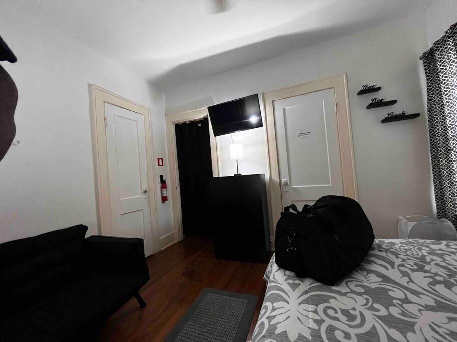 Comfortable 2-Bdrm Spacious Home With Wifi & Patio Indianapolis Dış mekan fotoğraf
